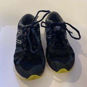 Kids New Balance VAZEE shoes size 13